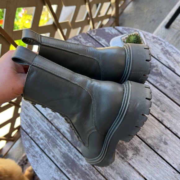 FREE Zara low heel laced leather ankle boots - Picture 11 of 11